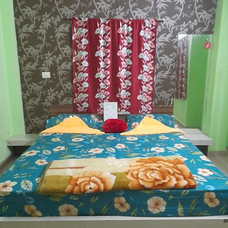 Hotel Tirupati 普里 外观 照片