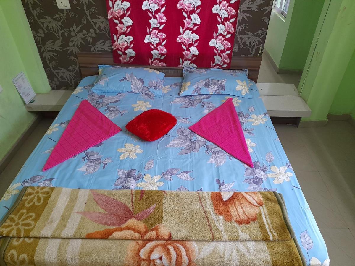 Hotel Tirupati 普里 外观 照片