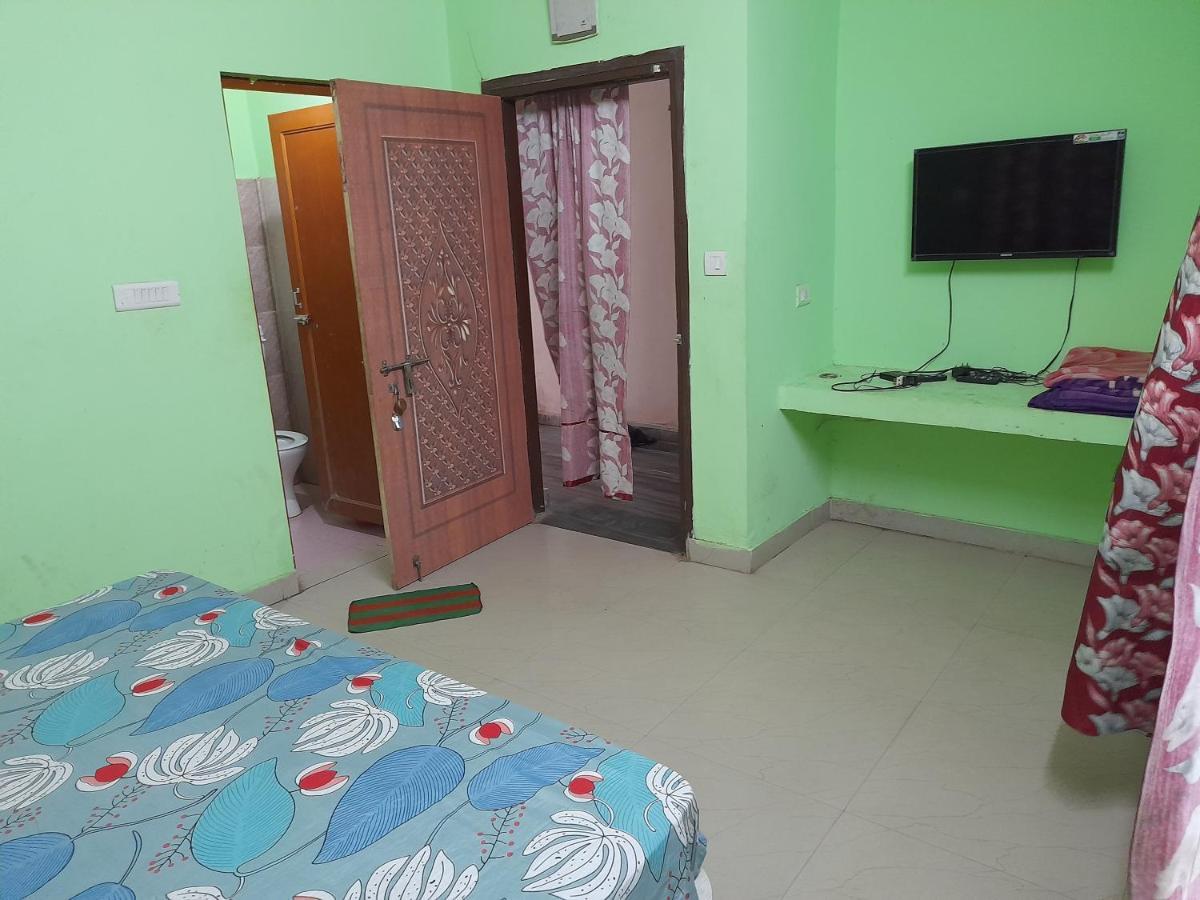 Hotel Tirupati 普里 外观 照片